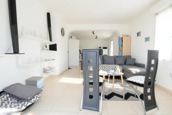 En Exclusivité ! Sur la Corniche de Vallières, une Ambiance Différente