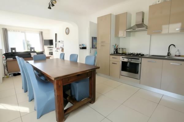 En Exclusivité ! Sur la Corniche de Vallières, une Ambiance Différente