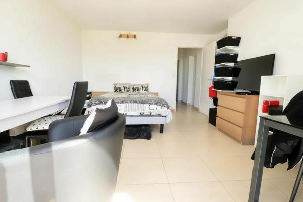 En Exclusivité ! Sur la Corniche de Vallières, une Ambiance Différente