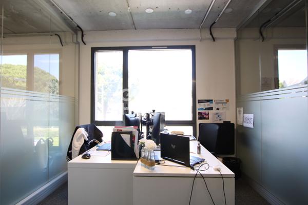 !!!!!RARE!!!!!!!!! BUREAUX 180m² ZFU