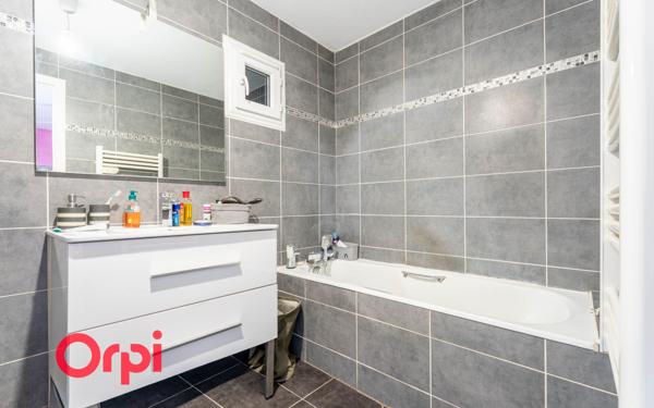 Appartement à vendre    7 pièces • 147,11 m2 Irigny