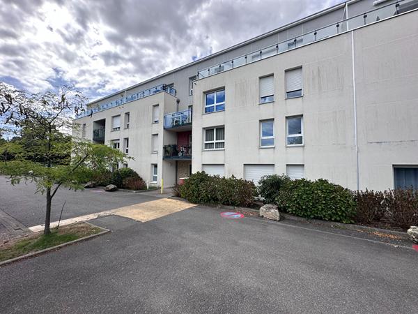 à vendre à Vannes Tohannic  appartement T2 52,70m² dernier étage garage terrasse