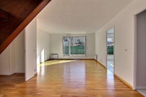 VILLENEUVE LA GARENNE - QUARTIER APOLLONIA - DUPLEX DE 5 PIECES AVEC TERRASSE