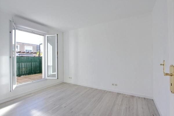 VILLENEUVE LA GARENNE - QUARTIER APOLLONIA - DUPLEX DE 5 PIECES AVEC TERRASSE