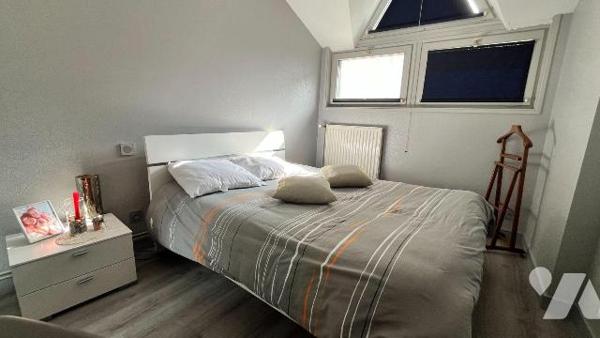 BAISSE DE PRIX - Maison d'architecte en plein coeur de Vitré

Idéalement située en centre-vil...