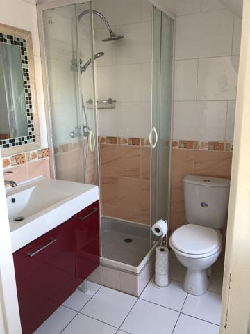 Appartement meublé à louer à Arradon centre de type T2 de 26.69 m², 33m² au sol