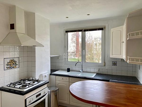 "Versailles Montreuil" appartement de 2 pièces de 46 m² Loyer 1 002.66 €/mois charges comprises **  - Référence  10504