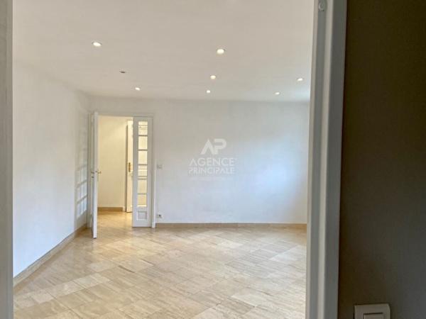 "Versailles Montreuil" appartement de 2 pièces de 46 m² Loyer 1 002.66 €/mois charges comprises **  - Référence  10504