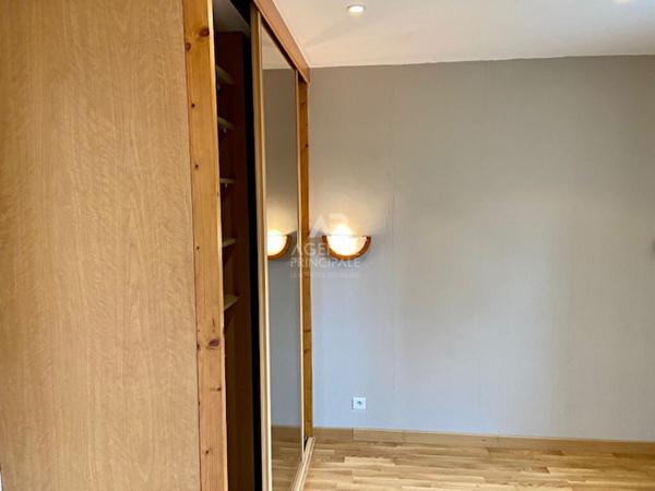 "Versailles Montreuil" appartement de 2 pièces de 46 m² Loyer 1 002.66 €/mois charges comprises **  - Référence  10504