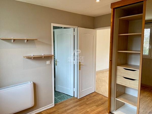 "Versailles Montreuil" appartement de 2 pièces de 46 m² Loyer 1 002.66 €/mois charges comprises **  - Référence  10504