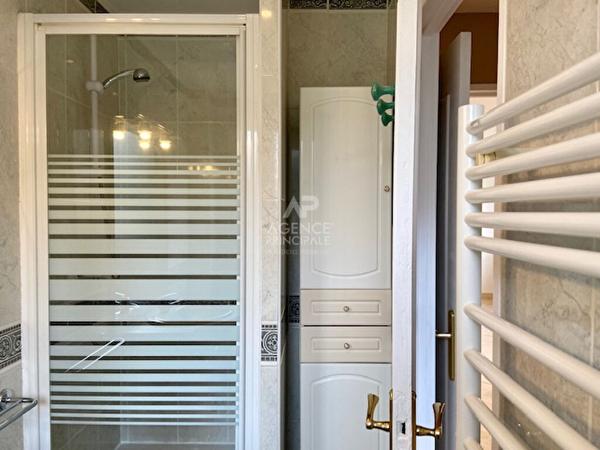"Versailles Montreuil" appartement de 2 pièces de 46 m² Loyer 1 002.66 €/mois charges comprises **  - Référence  10504