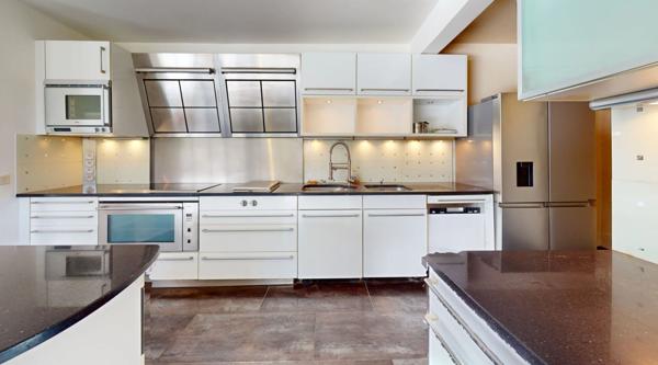 Maison 8 pièce(s) 236 m2