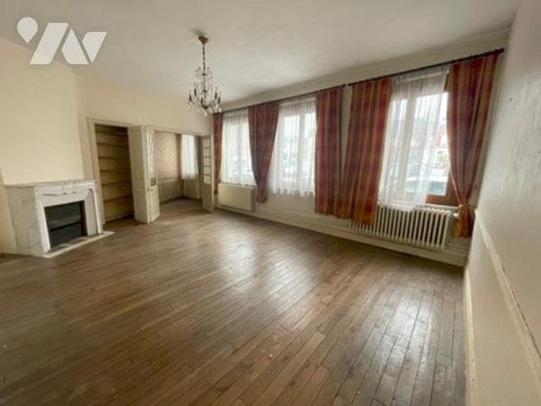 UNE MAISON A USAGE D'HABITATION