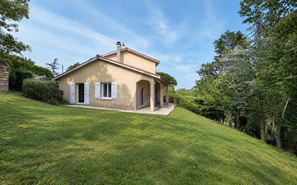 SAINT-CYR-AU-MONT-D’OR — 145 M² — TERRAIN 1 165 M² — 4 CHAMBRES – SUITE PARENTALE DE PLAIN-PIED– PISCINABLE