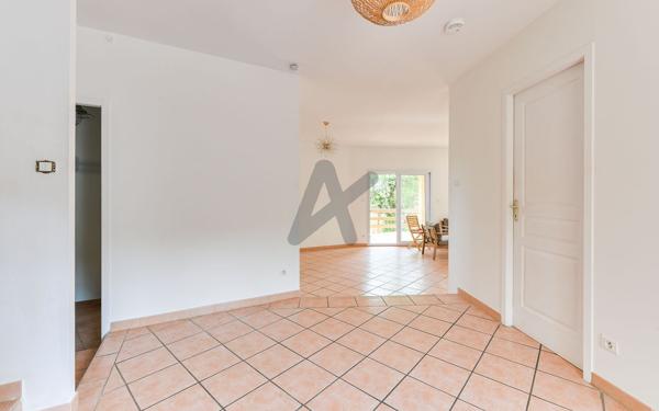 SAINT-CYR-AU-MONT-D’OR — 145 M² — TERRAIN 1 165 M² — 4 CHAMBRES – SUITE PARENTALE DE PLAIN-PIED– PISCINABLE