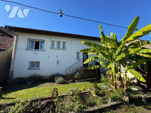 MAISON DE VILLE BETHONCOURT A RENOVER AVEC GARAGE, DEPENDANCE ET JARDIN