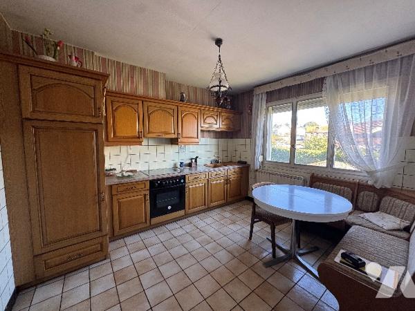 MAISON DE VILLE BETHONCOURT A RENOVER AVEC GARAGE, DEPENDANCE ET JARDIN