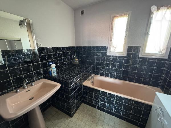 MAISON DE VILLE BETHONCOURT A RENOVER AVEC GARAGE, DEPENDANCE ET JARDIN