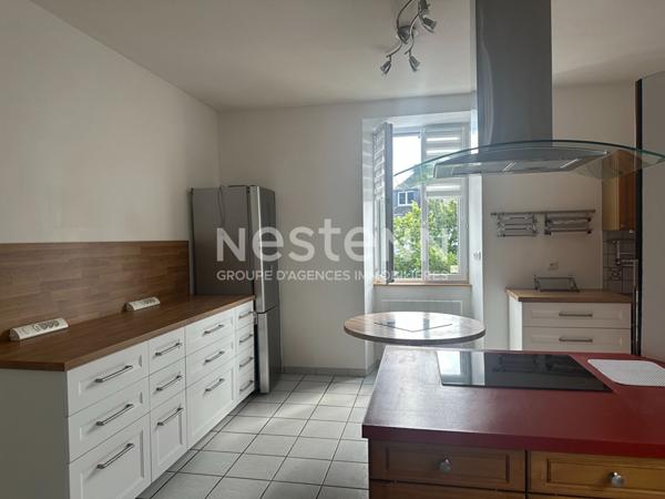 Hyper centre de Questembert avec ascenseur privatif 120 m² - T6