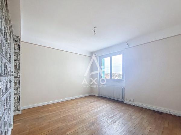 Dijon Drapeau T2 toute proximité TRAM