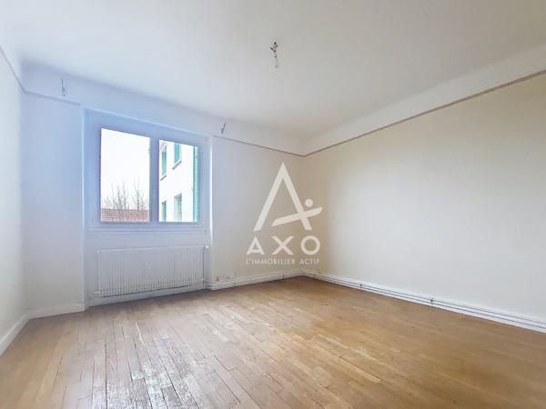 Dijon Drapeau T2 toute proximité TRAM