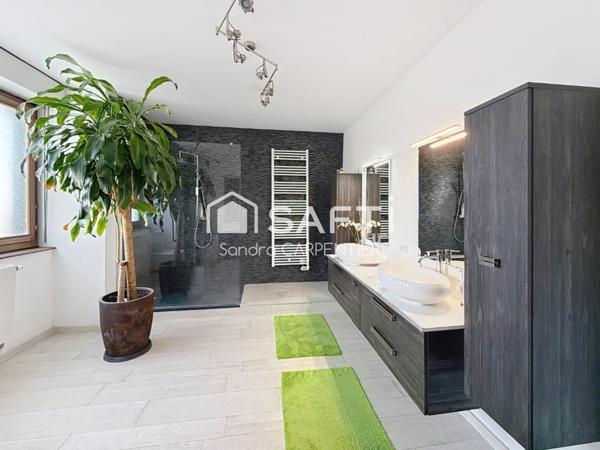 Maison d'exception avec piscine chauffée, idéalement située au cœur d'Illkich