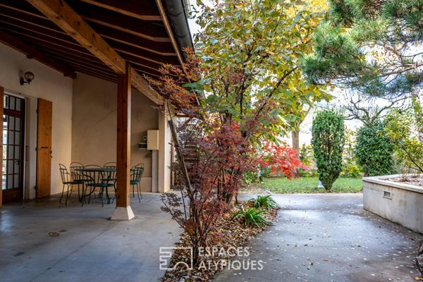 En Ardèche, une étonnante maison de ville indépendante.