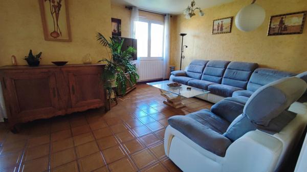 Au Cendre, maison 4 chambres avec bureau et garage