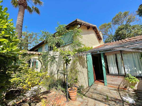 Carqueiranne (83320) Maison dans un écrin de verdure et proche des commodités