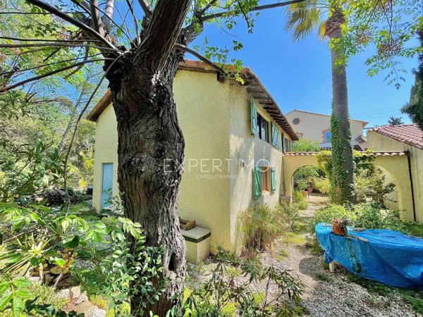 Carqueiranne (83320) Maison dans un écrin de verdure et proche des commodités