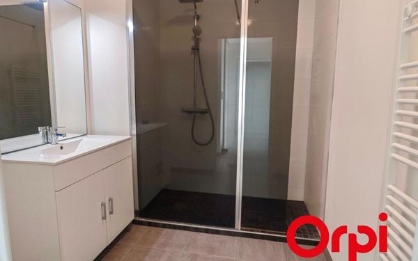 Appartement à vendre    2 pièces • 44,04 m2 Lyon 8