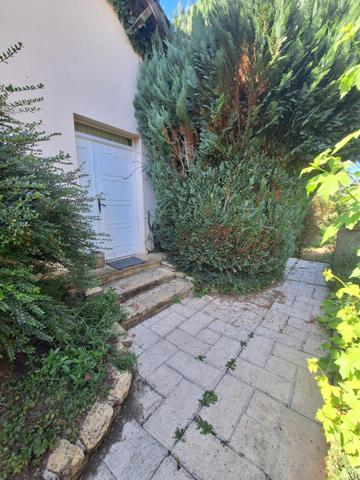 Maison individuelle 120 m²  en impasse. Jardin clos et forêt à deux pas.