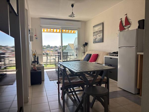 APPARTEMENT à VAUX SUR MER