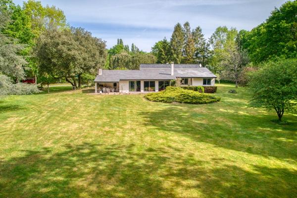 Maison Sautron 8 pièce(s) 260 m2  au coeur d'un parc arboré