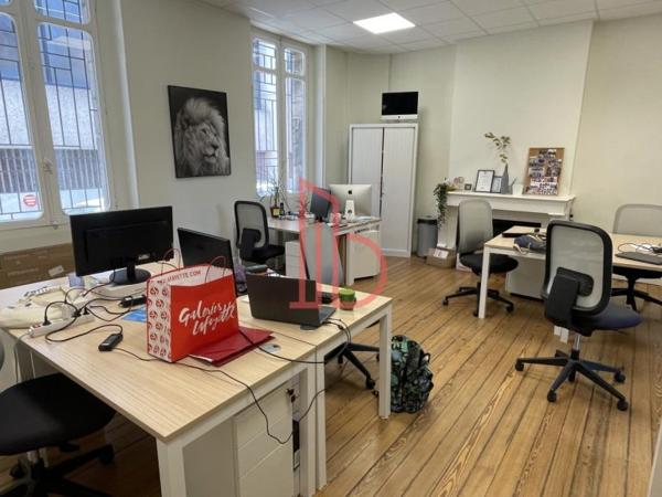 Bureau de 130 m² à louer à Bordeaux Fondaudege