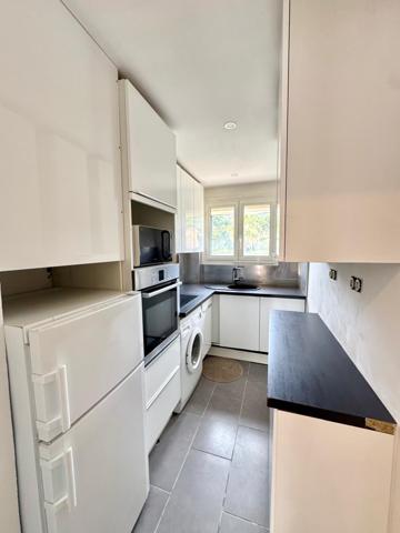 Cavalaire-sur-Mer (83240) Appartement lumineux avec balcon, cadre recherché