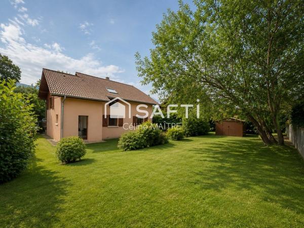 Maison individuelle - 5 chambres avec jardin de 704m²