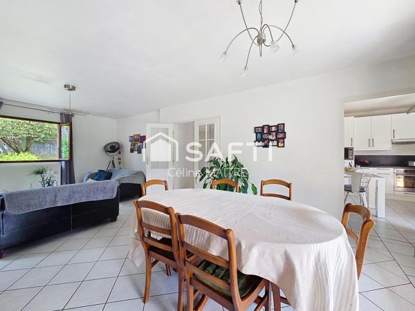 Maison individuelle - 5 chambres avec jardin de 704m²