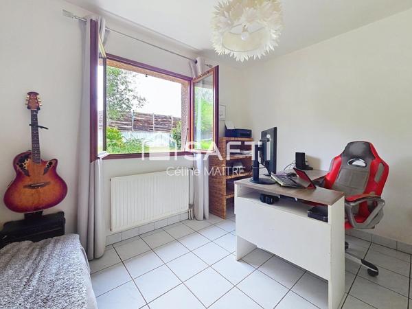 Maison individuelle - 5 chambres avec jardin de 704m²