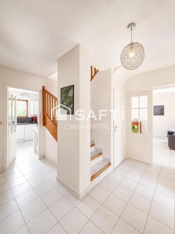 Maison individuelle - 5 chambres avec jardin de 704m²