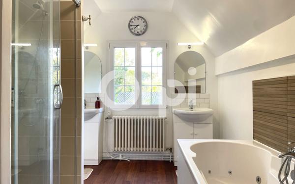 Maison à vendre    6 pièces •  Marcilly-la-Campagne