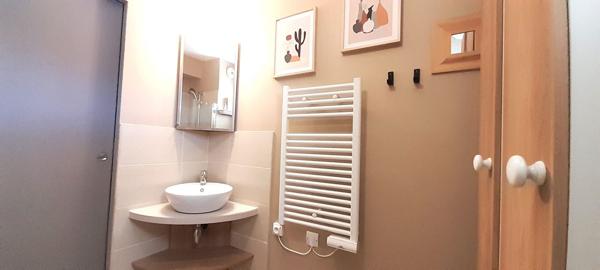 À Vendre : Appartement En Rez-de-jardin - Type 2 à 400m De La Plage De L'argentière