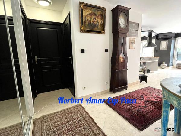 Appartement de Standing, Emplacement idéal, tout à pied : mer, plage, commerces.  avec Terrasse et Jardin Suspendu