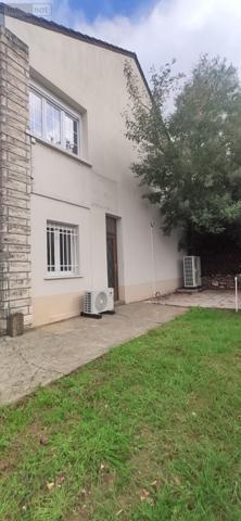 Maison de ville à louer à Villaines-la-Gonais dans la Sarthe (72400), ref : 443   
centre bourg