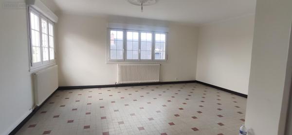 Maison de ville à louer à Villaines-la-Gonais dans la Sarthe (72400), ref : 443   
centre bourg