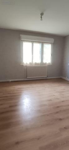 Maison de ville à louer à Villaines-la-Gonais dans la Sarthe (72400), ref : 443   
centre bourg