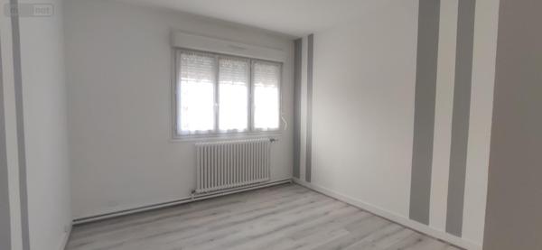 Maison de ville à louer à Villaines-la-Gonais dans la Sarthe (72400), ref : 443   
centre bourg