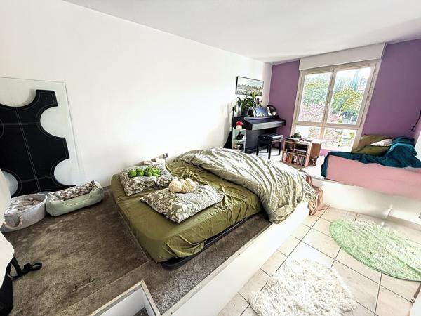 Joli studio loué de 26m2 avec balcon, cave et place de parking