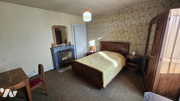 ENTRELACS-ALBENS, corps de ferme à rénover de 127m2 hab avec 350 m2 au sol de dépendances