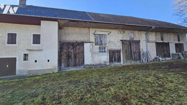 ENTRELACS-ALBENS, corps de ferme à rénover de 127m2 hab avec 350 m2 au sol de dépendances